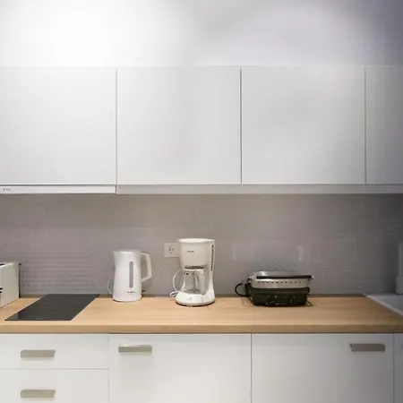 Minimal House In The Heart Of Paroikia *